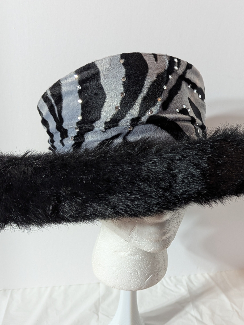 Mr. Hi's Women's 100% Wool Black Hat w/ Faux Fur & Zebra Print Rhinestone Band